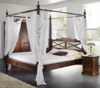 Koloniální postel 160x200 masivní akátové dřevo