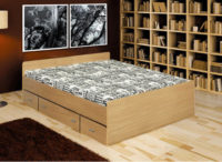 Jednoduchá postel z dřevotřísky s uložnými prostory