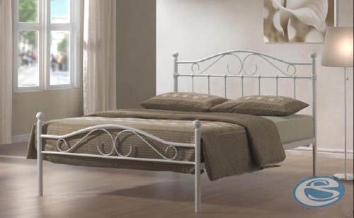 Bílá kovová manželská postel s roštem