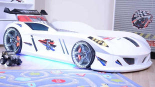 Dětská postel bílé závodní auto Speedy s osvětlením a zvuky
