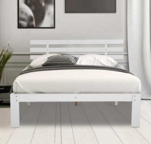 Bílá dřevěná postel z masivní borovice 140 x 200 cm