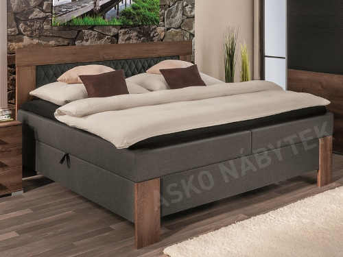 Manželská postel s plochou lůžka 180×200 cm vybavená komfortními matracemi