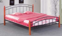 Elegantní kovová postel s dřevěnými nohami