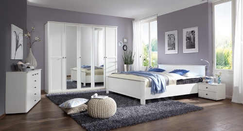 Bílá Provence ložnice se zrcadlovou skříní