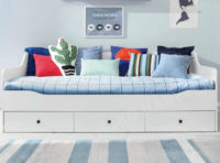 Dětská postel 90x200 cm se třemi úložnými zásuvkami