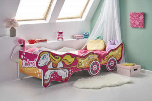 Dětská postel Cinderella v působivém provedení pro malé princezny