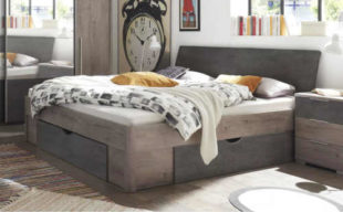 Manželská postel v moderním designu s úložným místem