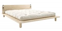 Jednoduchá dvoulůžková postel z masivního dřeva