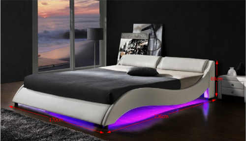 čalouněná postel s led osvětlením