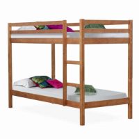 Dřevěná patrová postel vhodná nejen do dětského pokoje