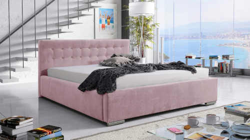 růžová čalouněná dvoulůžková postel
