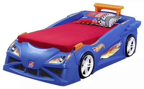 Dětská postel v provedení auta s úložným prostorem