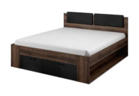 Dvoulůžková dřevěná postel se zásuvkami v moderním designu